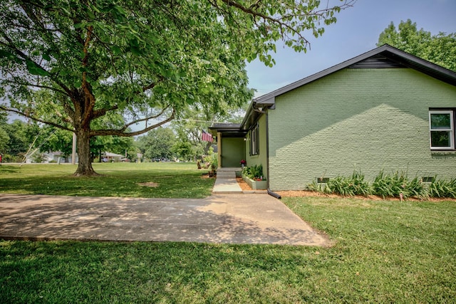 445 High Point Rd, Clarksville, TN 37042 - view of grassy yard with a patio area