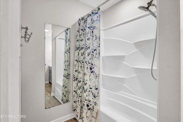 4616 Coile Rd, Knoxville, TN 37918 - full bath with shower / tub combo and wood finished floors