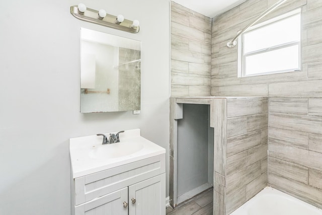 2191 Clayton Ave, Memphis, TN 38108 - full bath featuring vanity and shower / bathtub combination