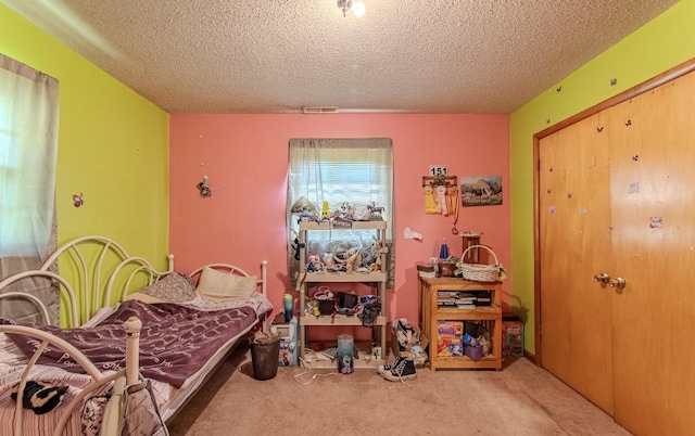 5011 Sunny Acres Dr, Waynesboro, TN 38485 - bedroom with a textured ceiling and carpet