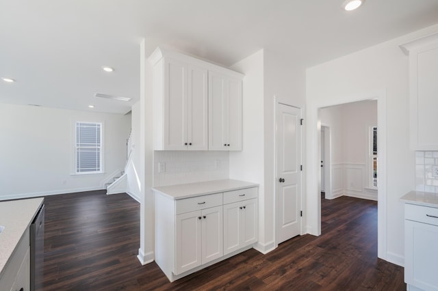 4016 Rampart Way, Spring Hill, TN 37174 - kitchen featuring dark wood-style flooring, decorative backsplash, white cabinets, and recessed lighting