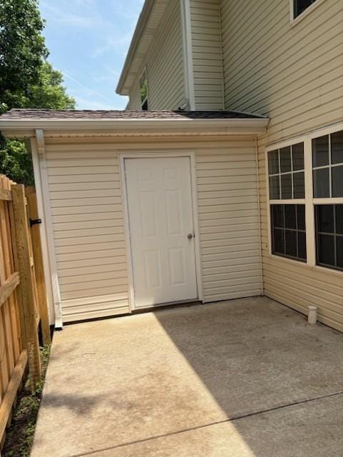 348 Arapaho Dr, Murfreesboro, TN 37128 - view of garage