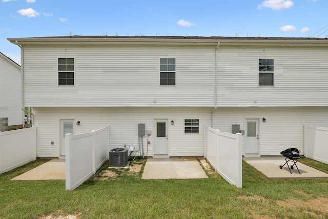 344 Kristen Ct, Columbia, TN 38401 - back of house with a patio
