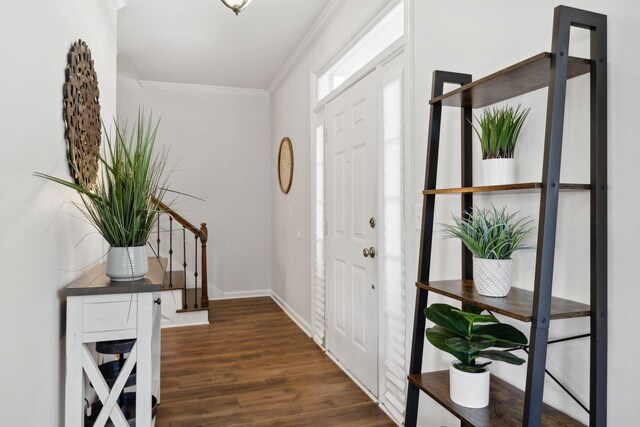 2016 Roderick Cir, Franklin, TN 37064 - foyer entrance featuring wood finished floors and crown molding
