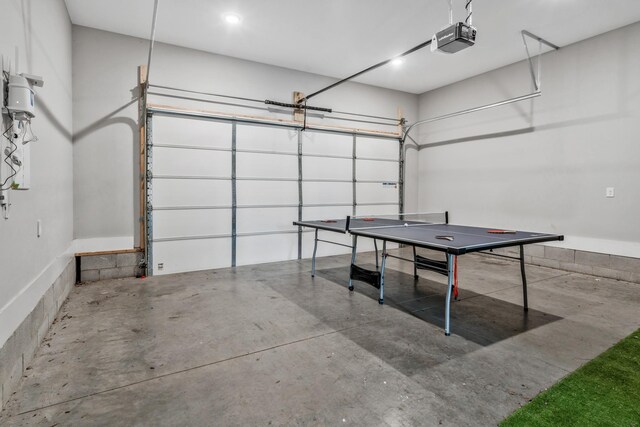 705 27th Ave N, Nashville, TN 37208 - garage with a garage door opener