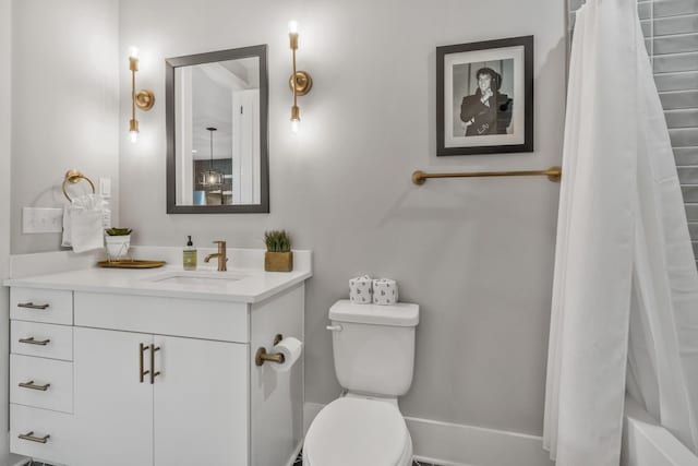 705 27th Ave N, Nashville, TN 37208 - full bathroom featuring vanity and shower / bath combo