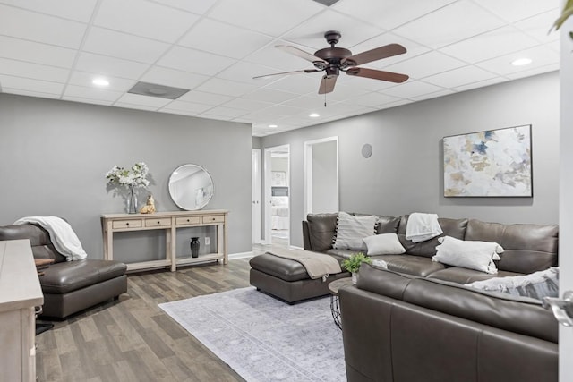 1250 Ed Seay Gregory Ln, Hartsville, TN 37074 - living area featuring a ceiling fan, wood finished floors, a drop ceiling, and recessed lighting