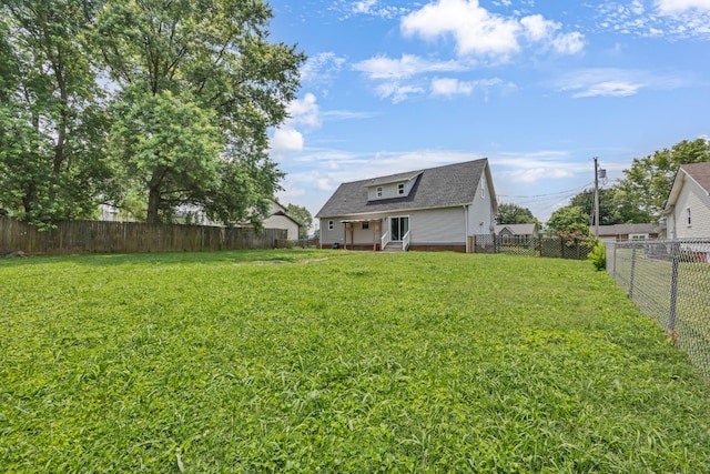 3405 Polly Dr, Clarksville, TN 37042 - fenced backyard featuring entry steps