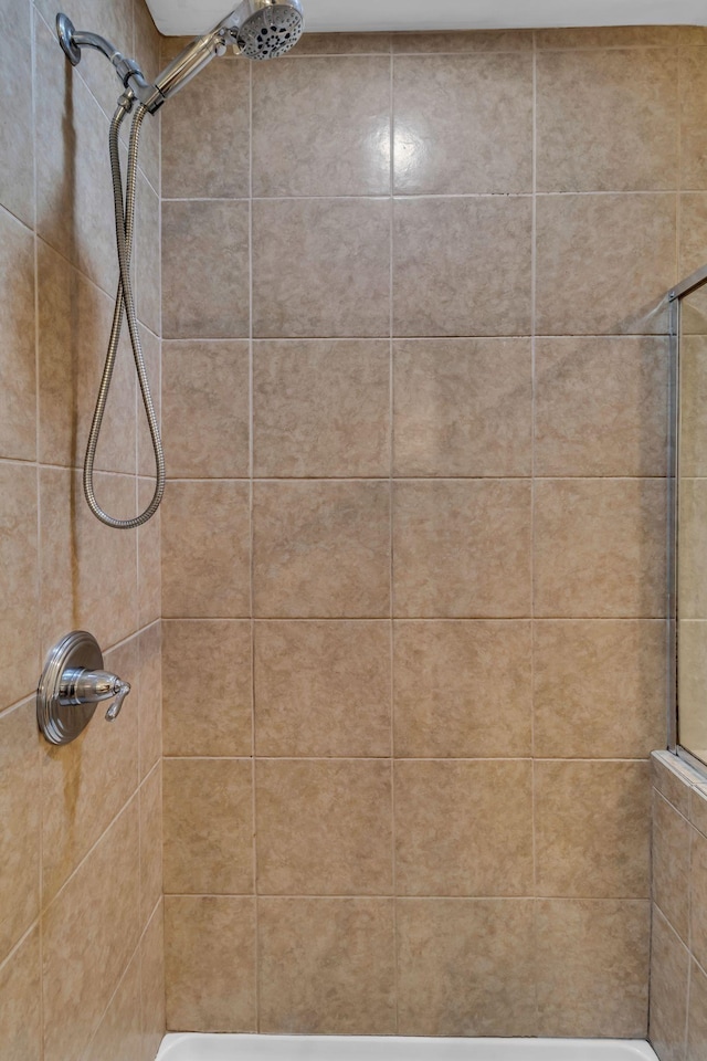 2342 N Tennessee Blvd Unit 603, Murfreesboro, TN 37130 - bathroom with tiled shower
