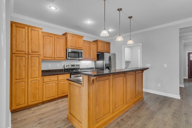 2342 N Tennessee Blvd Unit 603, Murfreesboro, TN 37130 - kitchen with appliances with stainless steel finishes, a breakfast bar area, a center island, crown molding, and light wood-type flooring