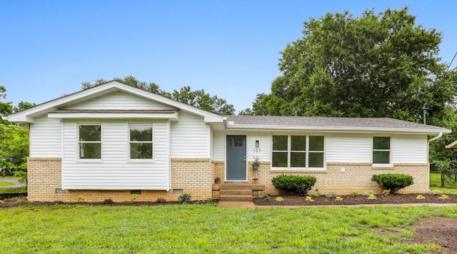 107 Hillsdale Dr, Hendersonville, TN 37075 - view of front of home featuring entry steps, a front yard, brick siding, and crawl space
