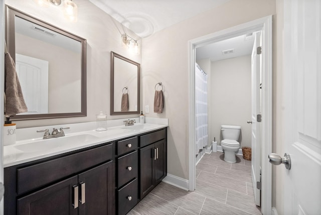1098 Eagles View Dr, Clarksville, TN 37040 - full bathroom with double vanity and curtained shower