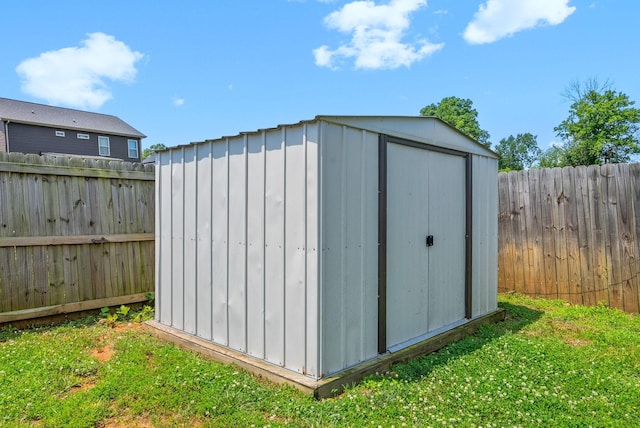 1098 Eagles View Dr, Clarksville, TN 37040 - view of shed featuring a fenced backyard