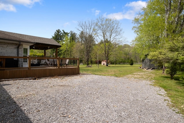 2913 New Hope Rd, Hendersonville, TN 37075 - view of grassy yard featuring a wooden deck