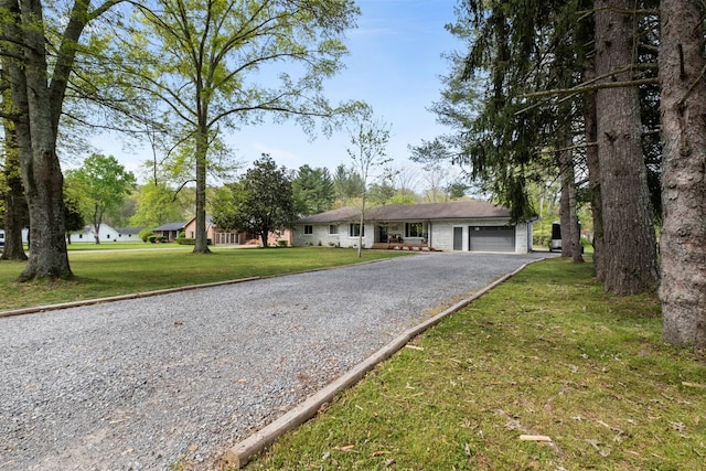 2913 New Hope Rd, Hendersonville, TN 37075 - single story home with an attached garage, driveway, and a front lawn
