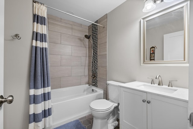 2913 New Hope Rd, Hendersonville, TN 37075 - bathroom featuring shower / tub combo with curtain and vanity