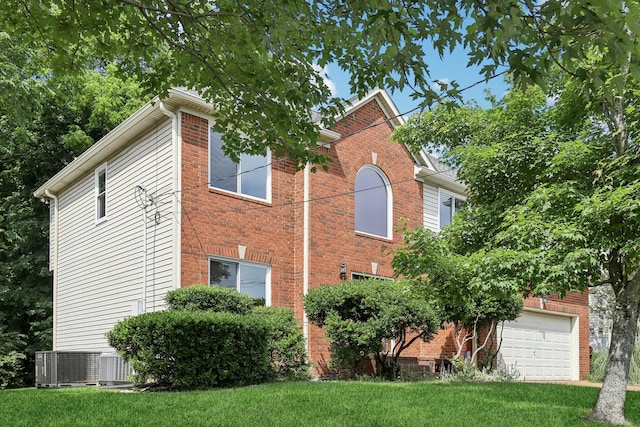 1438 Brighton Cir, Old Hickory, TN 37138 - view of side of property with a lawn and brick siding