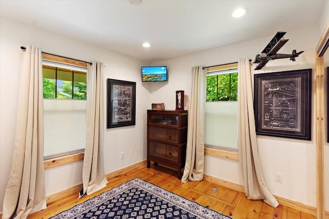 145 W Hollis Chapel Rd, Portland, TN 37148 - sitting room with light wood finished floors and recessed lighting