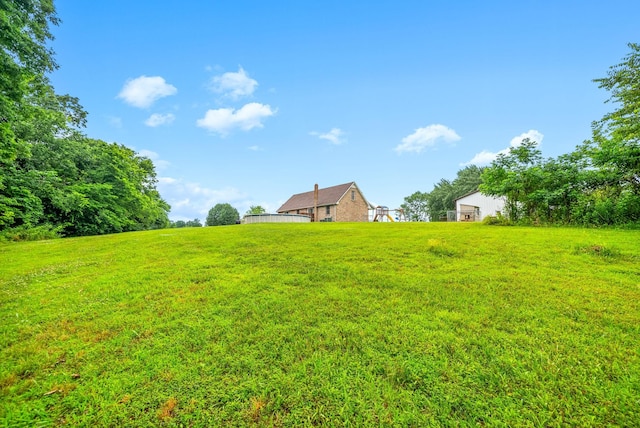 2430 Underwood Rd, Cunningham, TN 37052 - view of grassy yard