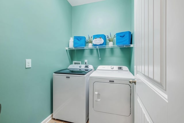 625 Foster Ln, Mount Juliet, TN 37122 - laundry area featuring washer and dryer and baseboards