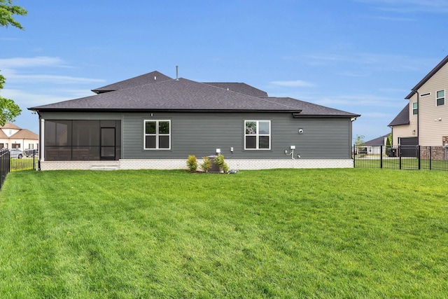 5509 Bridgemore Blvd, Murfreesboro, TN 37129 - rear view of house featuring a shingled roof, a fenced backyard, and a sunroom