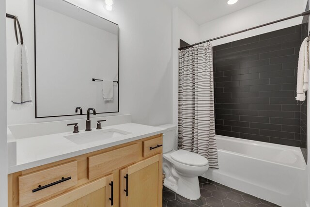 5509 Bridgemore Blvd, Murfreesboro, TN 37129 - full bath featuring vanity, tile patterned flooring, and shower / bath combo with shower curtain