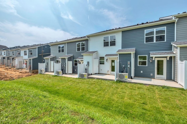 5211 Gladecress Ln, Hermitage, TN 37076 - back of house featuring a patio area, a yard, and a residential view