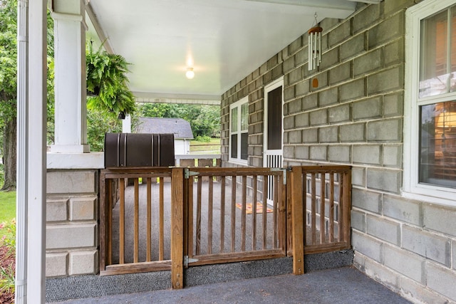 104 S Charlotte St, Dickson, TN 37055 - view of porch