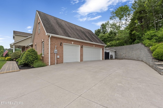 48 Riverside Dr, Oak Ridge, TN 37830 - garage featuring driveway