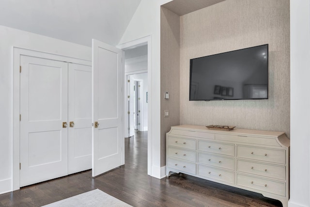 1932 Rosewood Valley Dr, Brentwood, TN 37027 - bedroom with dark wood-style floors, vaulted ceiling, and a closet