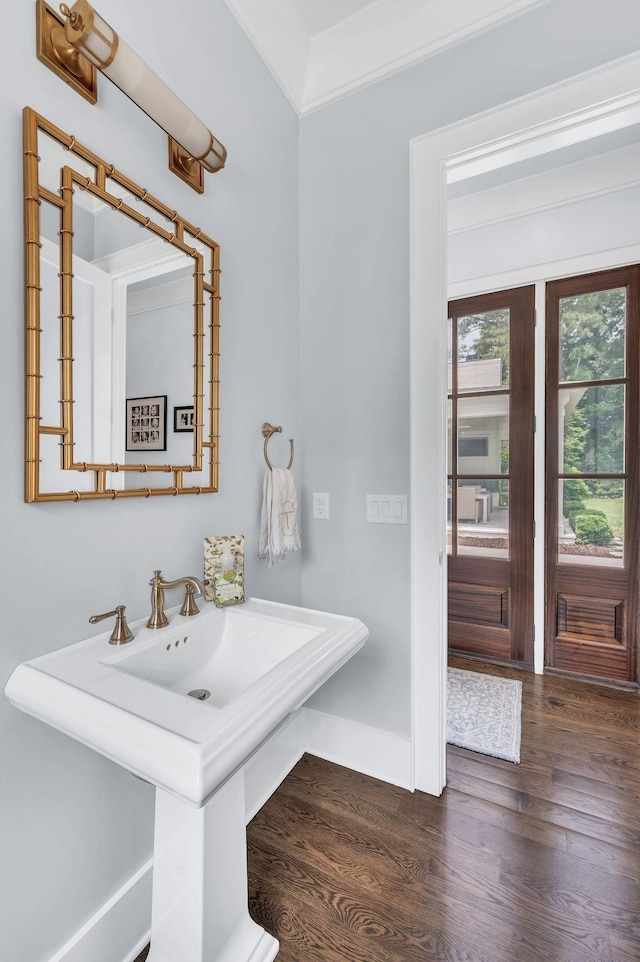 1932 Rosewood Valley Dr, Brentwood, TN 37027 - bathroom featuring wood finished floors and crown molding