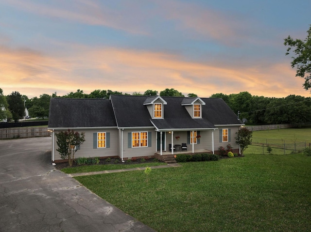 113 Beck Ct, Murfreesboro, TN 37128 - new england style home featuring a porch and driveway