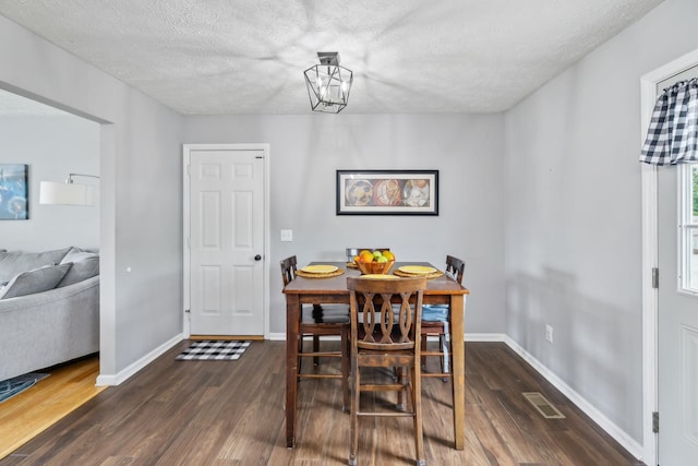113 Beck Ct, Murfreesboro, TN 37128 - dining area featuring wood finished floors and a textured ceiling
