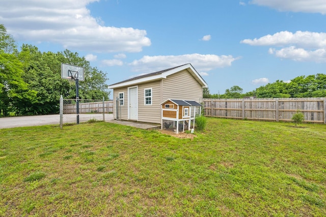 113 Beck Ct, Murfreesboro, TN 37128 - fenced backyard featuring exterior structure and an outdoor structure