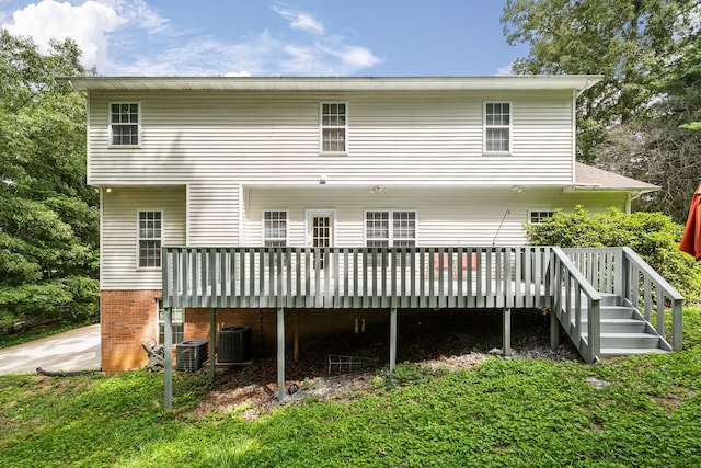 237 Windsor Dr, Cookeville, TN 38506 - back of property featuring a wooden deck