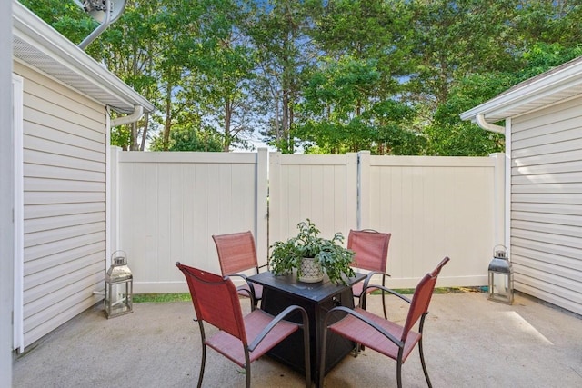 2058 Caladonia Way, Smyrna, TN 37167 - view of patio with outdoor dining area