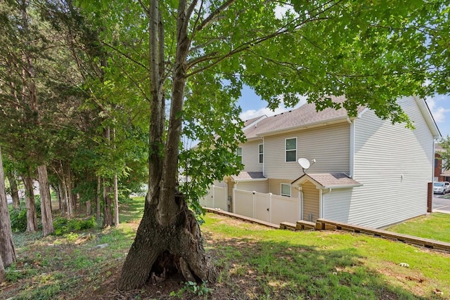 2058 Caladonia Way, Smyrna, TN 37167 - rear view of property featuring a shingled roof