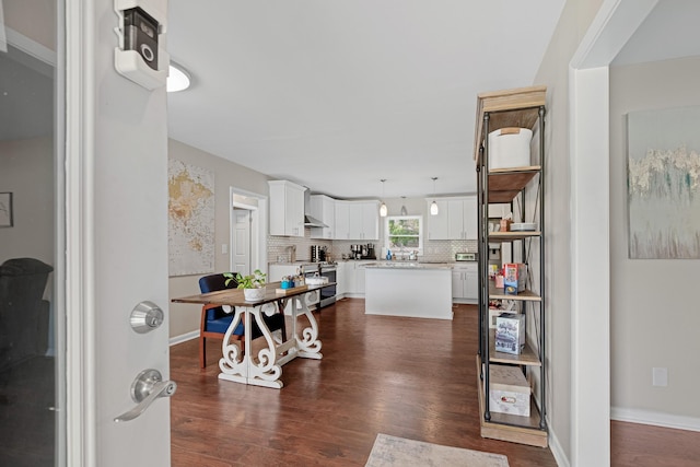 418 Winfrey Dr, Murfreesboro, TN 37130 - entrance foyer with dark wood-type flooring