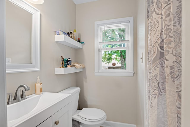 418 Winfrey Dr, Murfreesboro, TN 37130 - bathroom featuring vanity and curtained shower