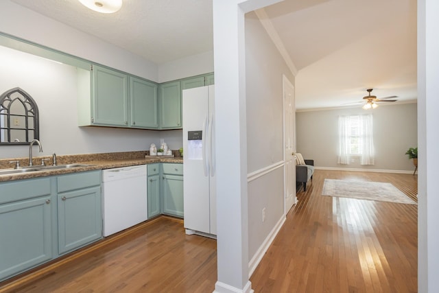217 Ellington Pl, Madison, TN 37115 - kitchen featuring white appliances, hardwood / wood-style flooring, open floor plan, a ceiling fan, and ornamental molding