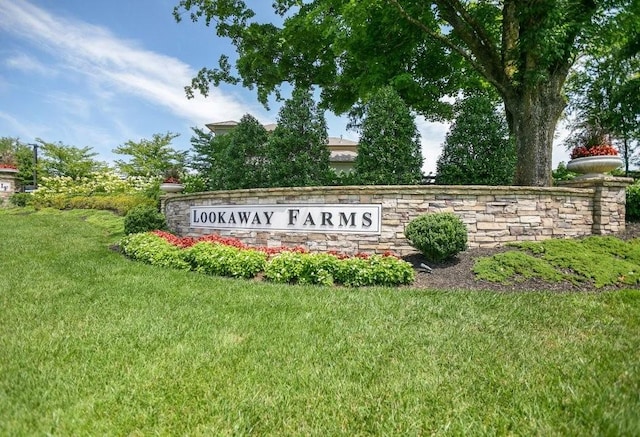 6004 Lookaway Cir, Franklin, TN 37067 - community / neighborhood sign featuring a lawn