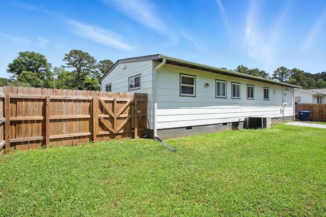 5011 Jarrett Rd, Chattanooga, TN 37416 - rear view of house with crawl space