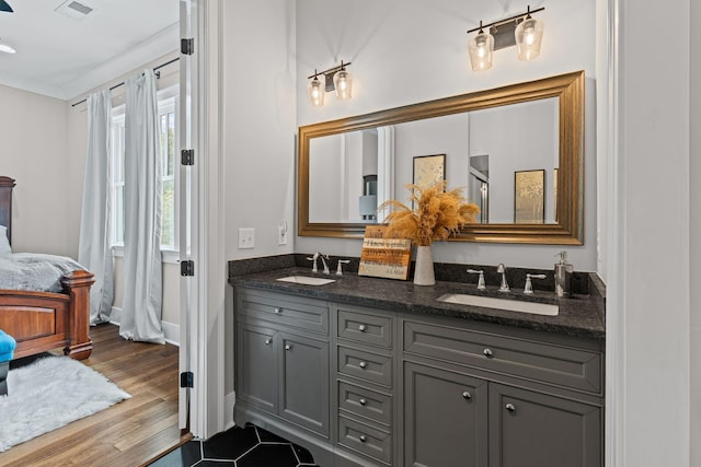 541 Lakeview Cir, Mount Juliet, TN 37122 - full bathroom with double vanity and wood finished floors