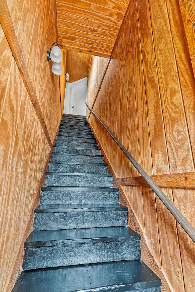 541 Lakeview Cir, Mount Juliet, TN 37122 - staircase featuring wood walls