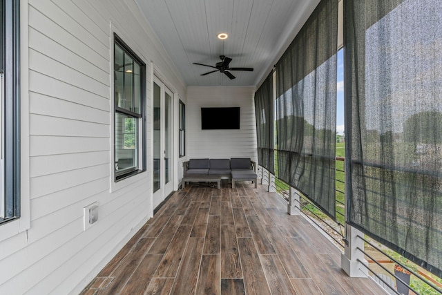 541 Lakeview Cir, Mount Juliet, TN 37122 - wooden deck featuring a ceiling fan