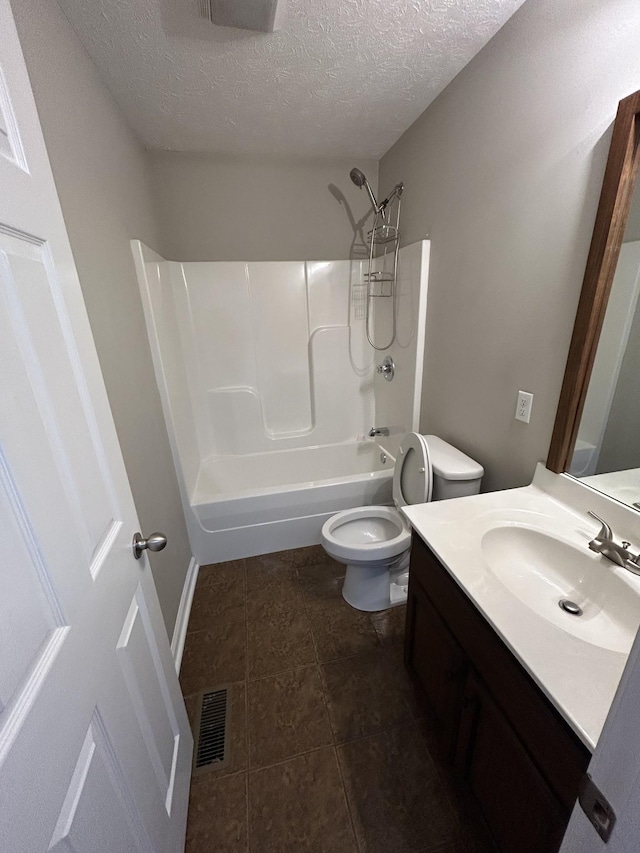 1911 Days Rd, Lafayette, TN 37083 - full bath with a textured ceiling, vanity, washtub / shower combination, and tile patterned flooring