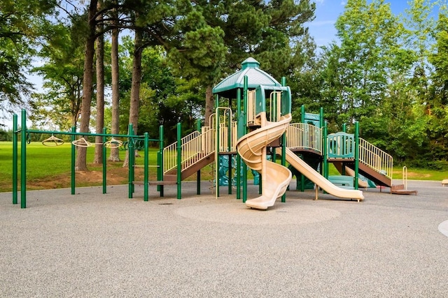 119 N Forrest Ave, Camden, TN 38320 - view of communal playground