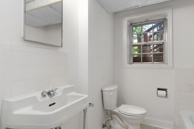 2411 Woolson Rd, Chattanooga, TN 37406 - full bathroom with a sink and a bathtub