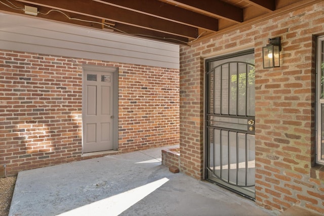 2411 Woolson Rd, Chattanooga, TN 37406 - entrance to property featuring brick siding