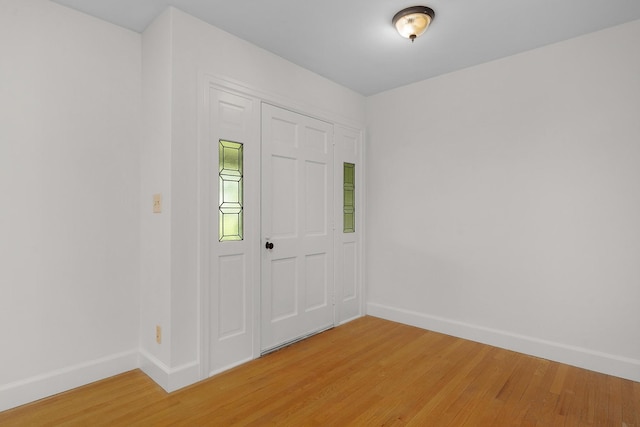 2411 Woolson Rd, Chattanooga, TN 37406 - foyer featuring light wood-style floors